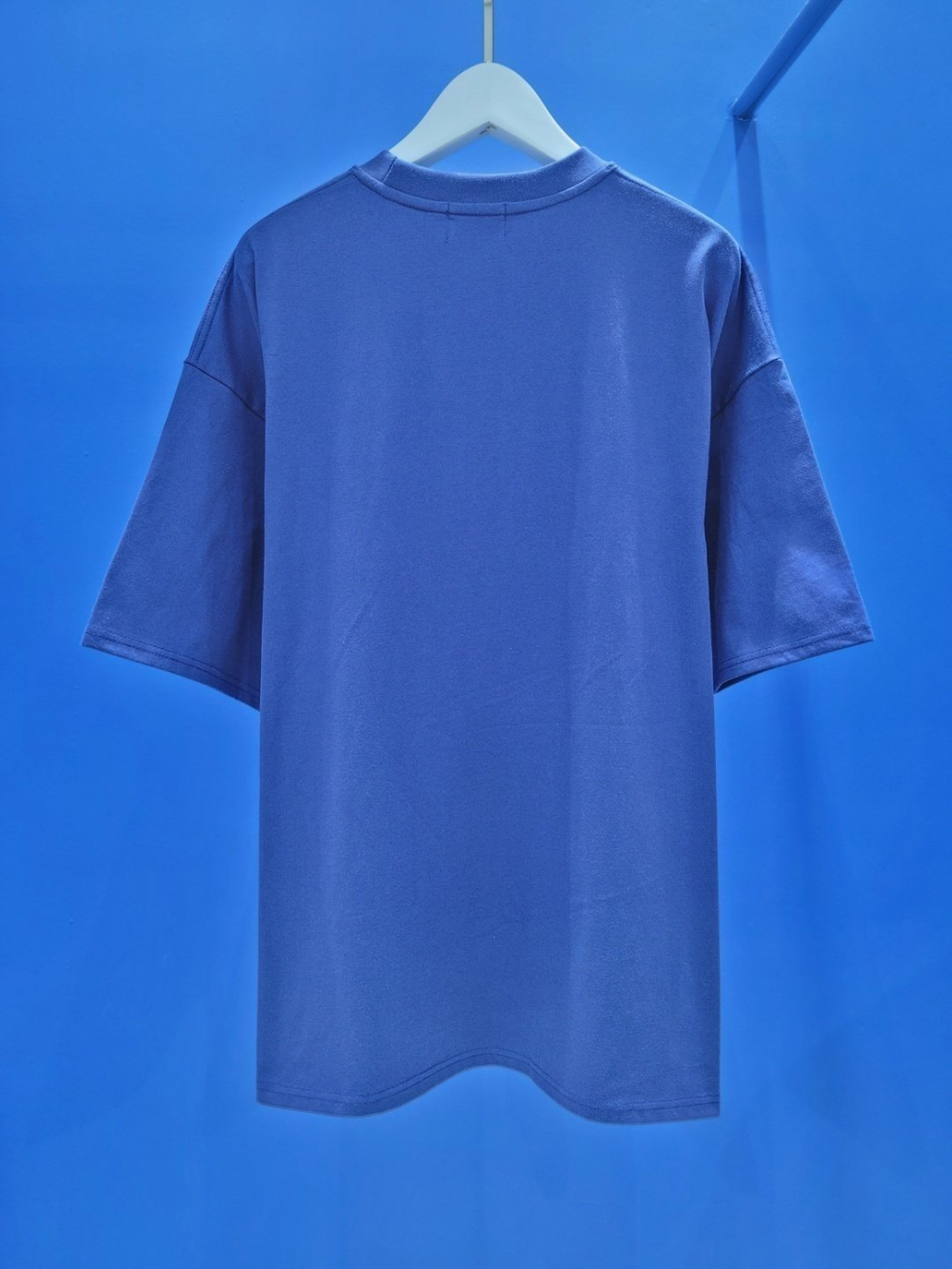 반팔 티셔츠 블루 색상 이미지-S1L26