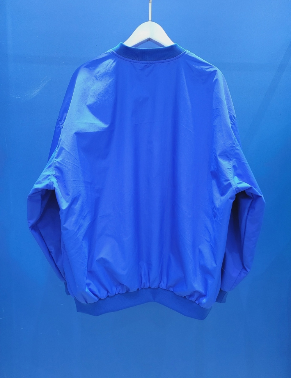 긴팔 티셔츠 블루 색상 이미지-S2L9